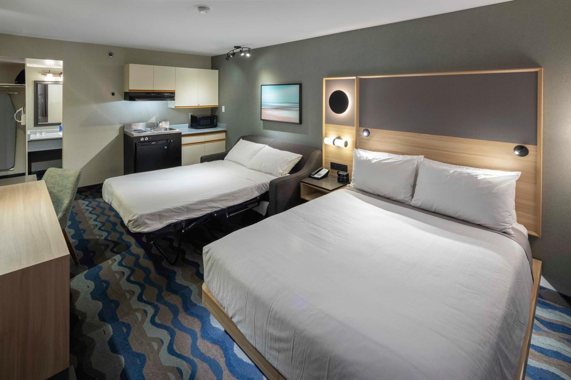 Accent Inns Kelowna Extérieur photo