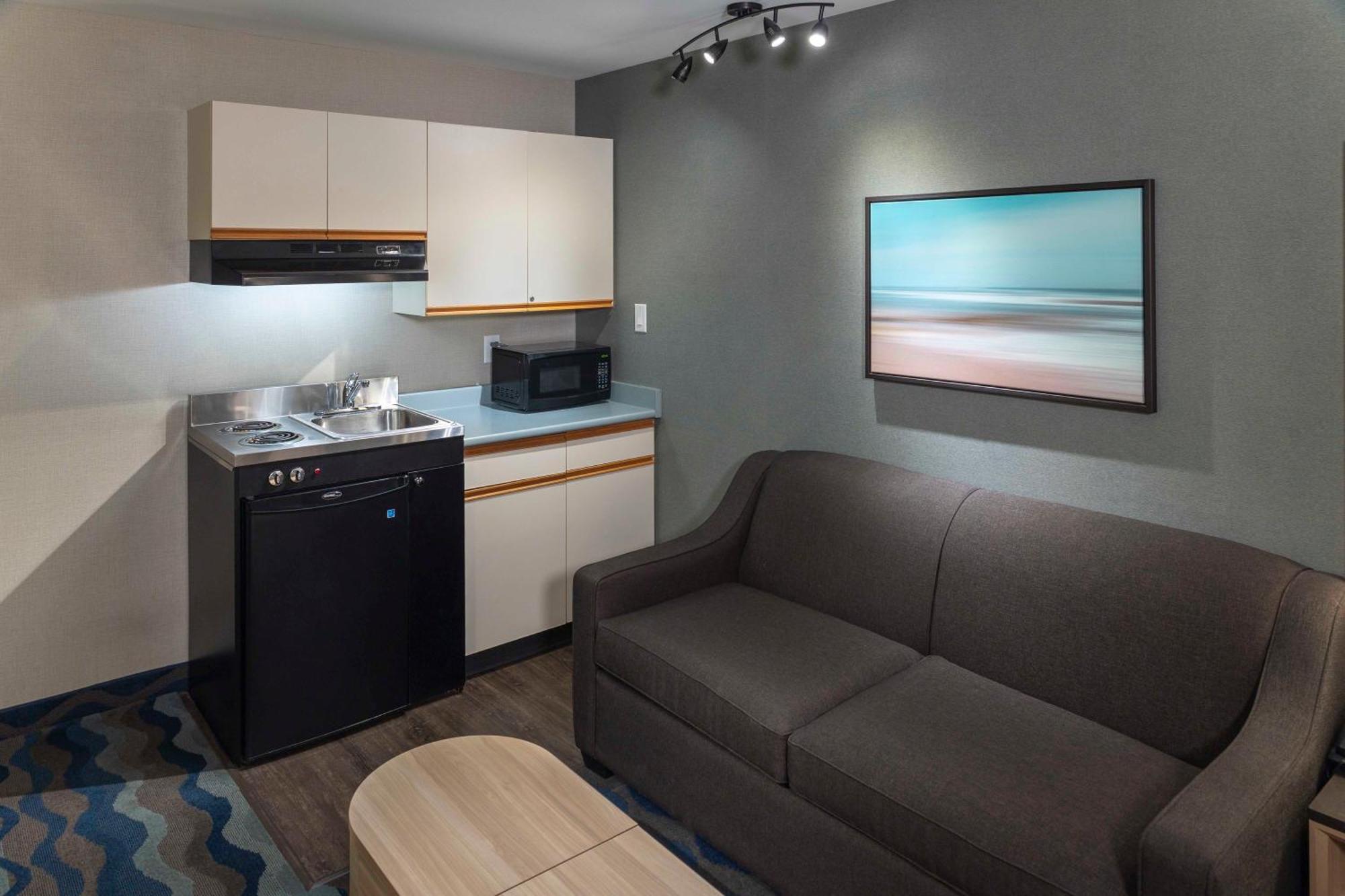 Accent Inns Kelowna Extérieur photo