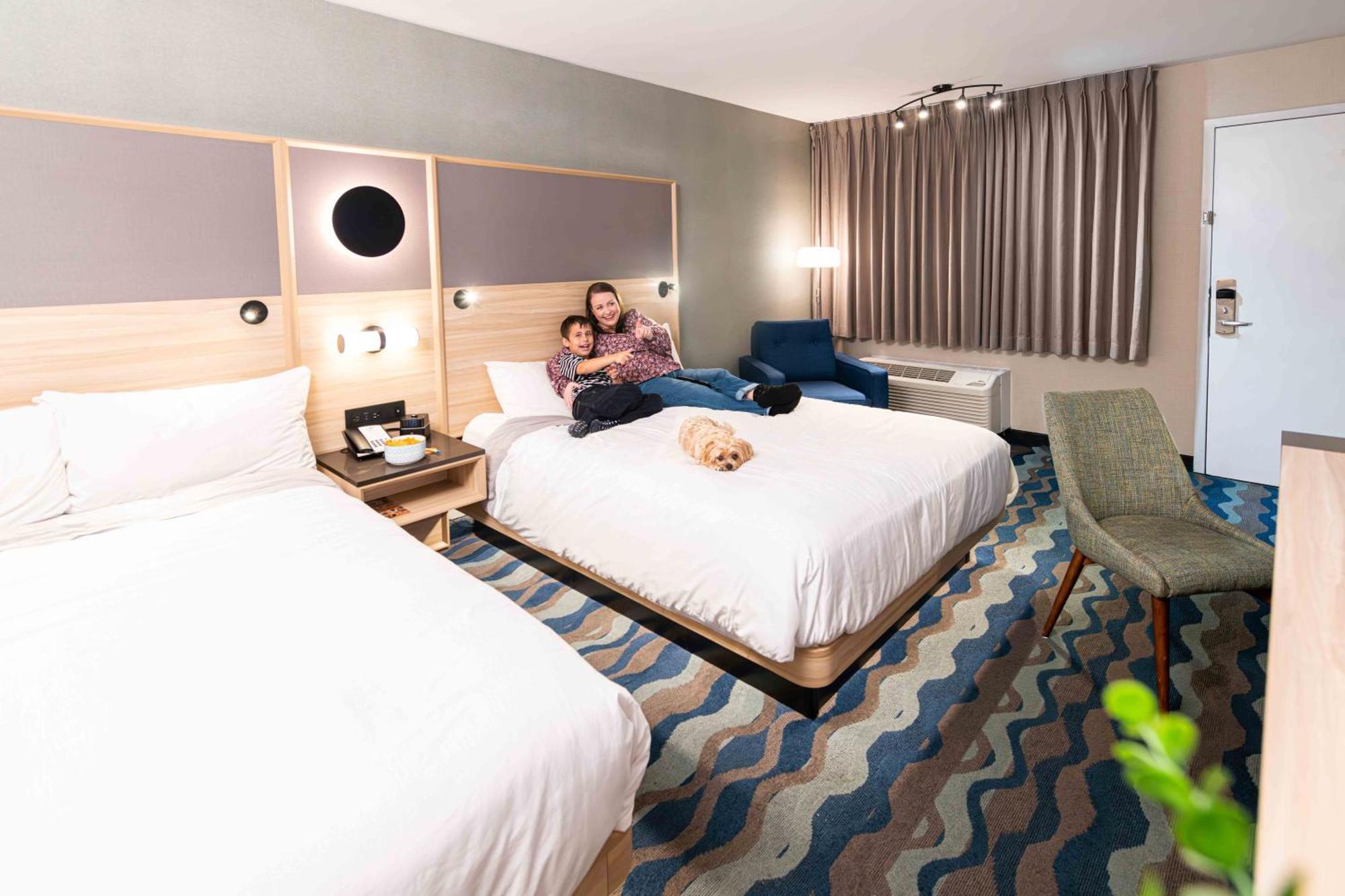 Accent Inns Kelowna Extérieur photo